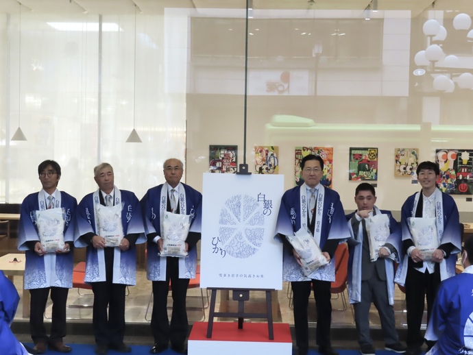 白銀のひかりデビューイベントの写真