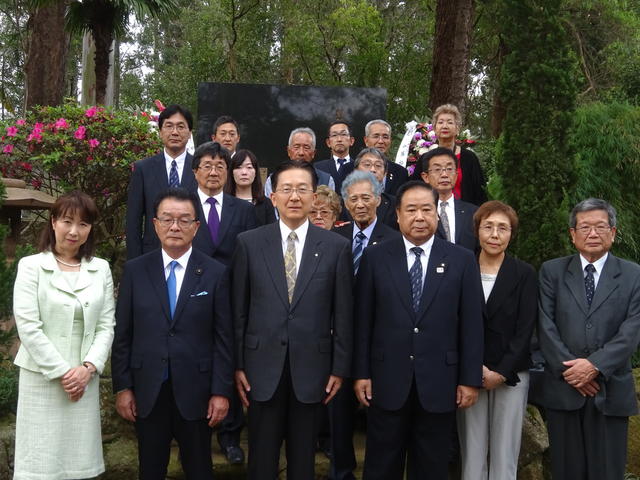 日本移民開拓先没者慰霊碑参拝（2）写真