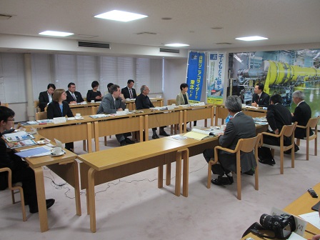 写真：懇談会の様子2