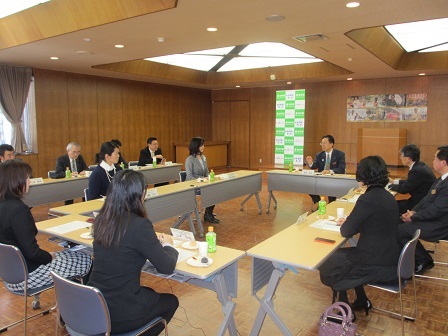 写真：懇談会の様子2