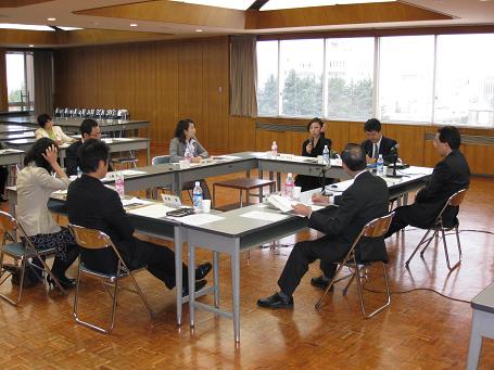 写真：懇談会の様子2