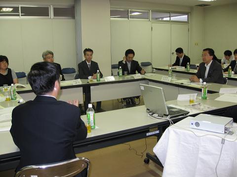 写真：放課後座談会の様子1