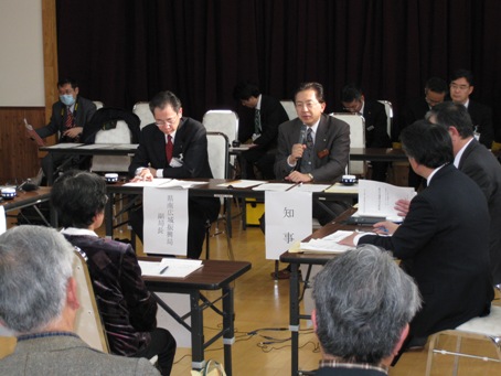 写真：草の根地域訪問の様子1