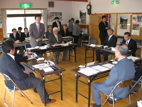 写真：草の根地域訪問の様子1