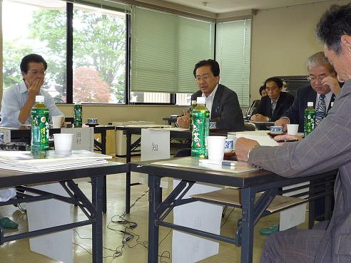 写真：懇談会の様子1