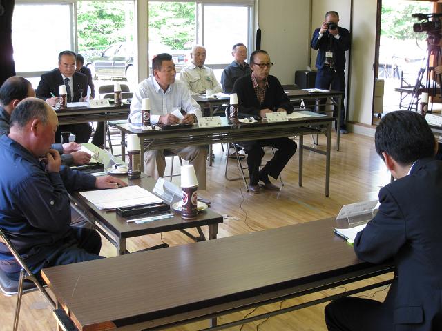 写真：懇談会の様子1