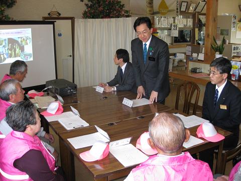 写真：懇談会の様子1