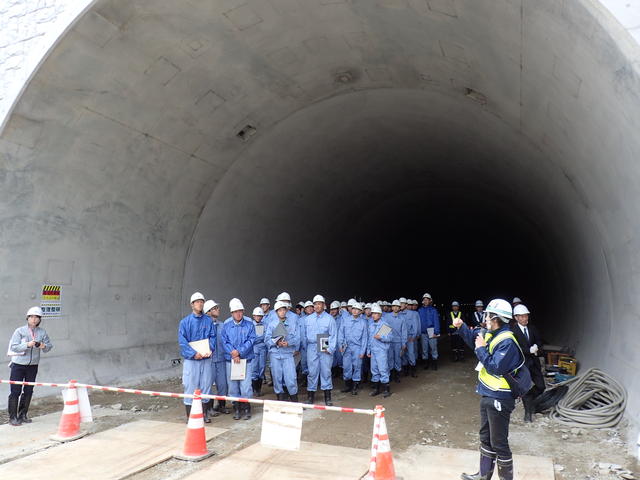起点（奥州市）側トンネル坑口部に到着した写真