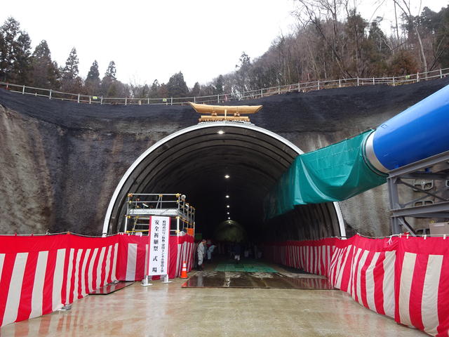 仮称梁川トンネル終点（北上市）側坑口部状況写真
