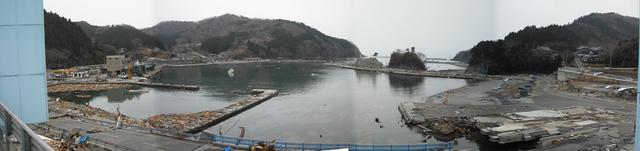 写真：綾里漁港（平成23年3月震災時）