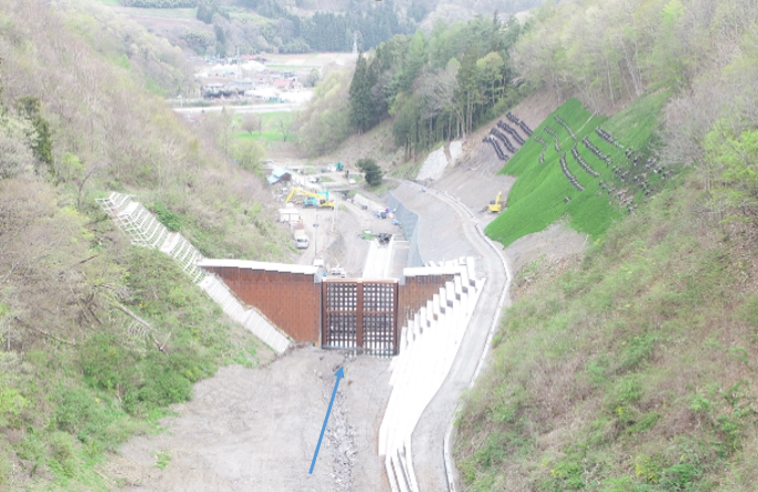 本銅口の沢砂防堰堤