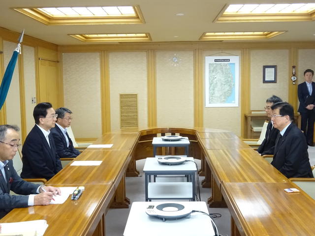 全国知事会東日本大震災復興協力本部長（川勝静岡県知事）表敬訪問の写真