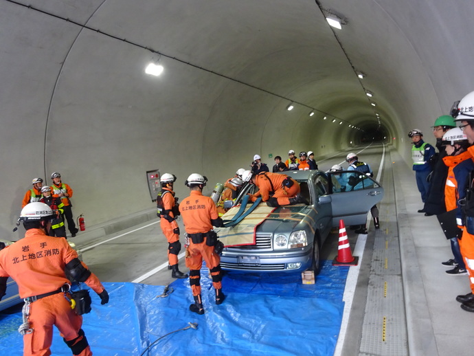 事故車両から救出