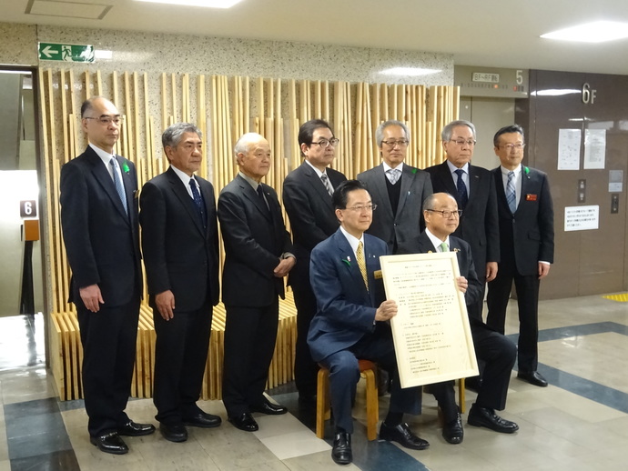 県産木材使用ベンチ等のお披露目会