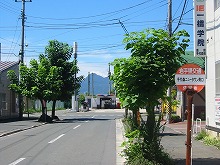 盛岡市手代森の手代森ニュータウン南口バス停から見る南昌山の景観