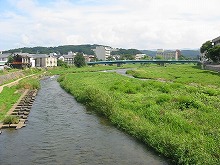 盛岡市本町通の上の橋から見る上の橋上流の中津川の景観