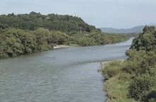 紫波町の紫波橋から見る城山及び北上川の景観