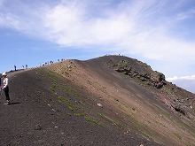 岩手山の外輪山から見る岩手山頂上の景観