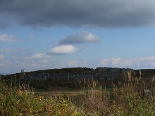 松尾鉱山跡から見る緑ヶ丘アパート群の景観