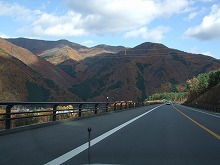 仙人峠道路から見る北上高地の山々の景観