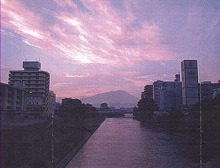 盛岡市旭橋から見る岩手山（夕景）の景観