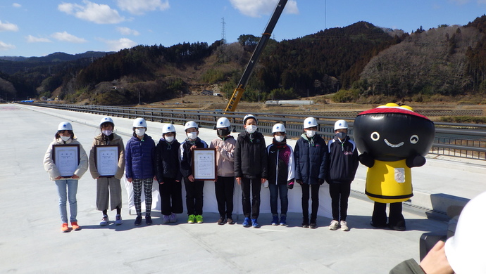 写真：高田小学校 及び 気仙小学校 児童の皆さん