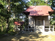 西和賀町沢内字猿橋33地割付近　弁天神社から見る弁天神社と和賀川の河川敷の景観