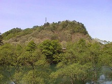 西和賀町湯ノ沢の県道1号から見るライオン山の景観