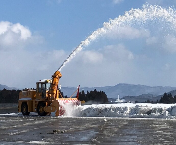 ロータリー除雪車の写真