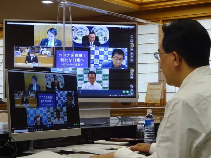 全国知事会コロナ対策本部ウェブ会議写真