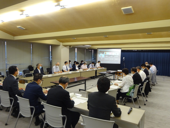 写真：委員会の様子2