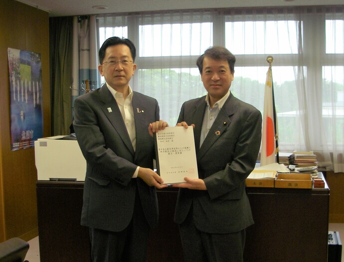 泉田裕彦 国土交通大臣政務官写真