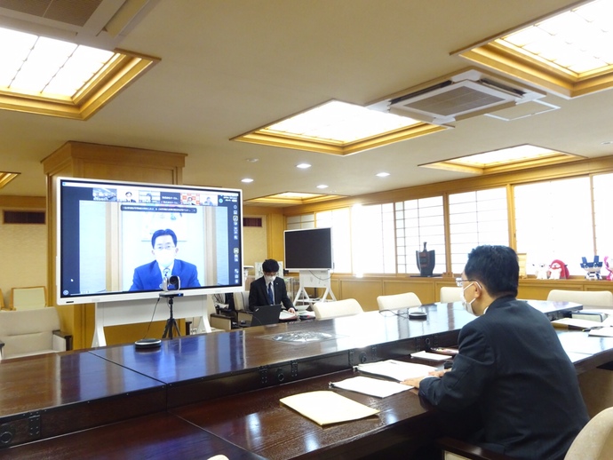 写真：委員会の様子