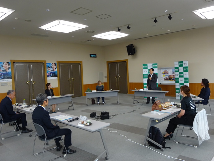 写真：懇談会の様子2