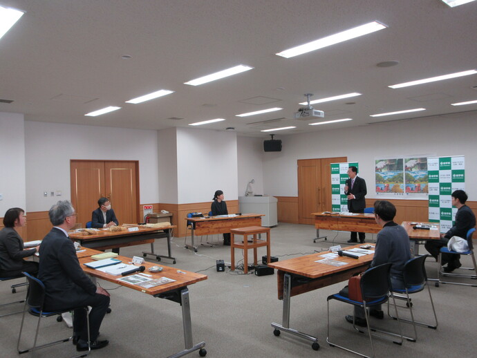 写真：懇談会の様子2