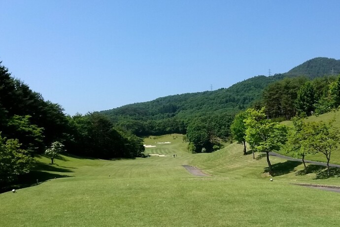 【令和7年7月18日掲載】9ホールで距離は短いがアンジュレーション豊か、花巻広域公園の岩手県民ゴルフ場！