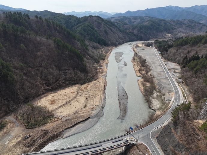 【令和7年5月19日掲載】平成28年台風第10号豪雨災害に伴う岩泉町小本川の改良復旧工事の状況を、現地の写真でお知らせします！