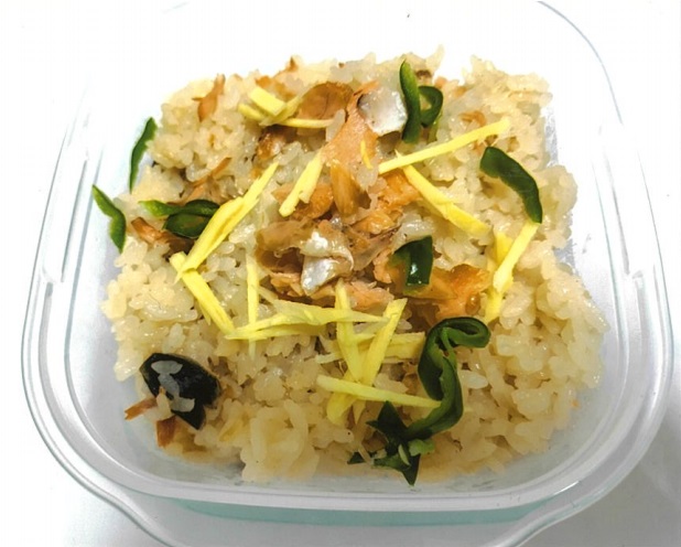 岩手産サーモンごはん