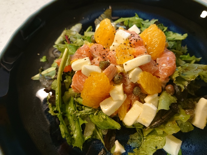 県産サーモンの初恋オレンジサラダ