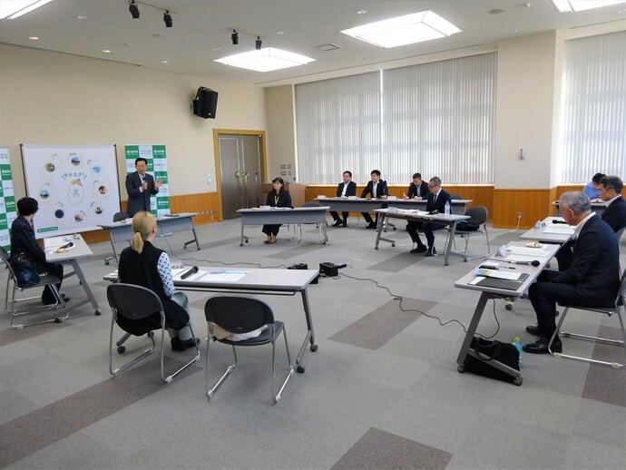 写真：懇談会の様子2