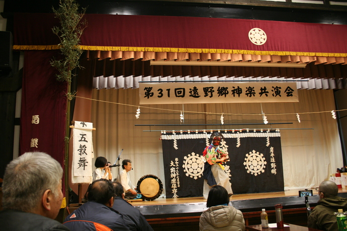 大出早池峰神楽「五穀舞」