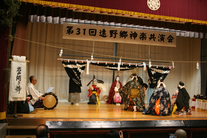 鷹鳥屋神楽「岩戸開舞」