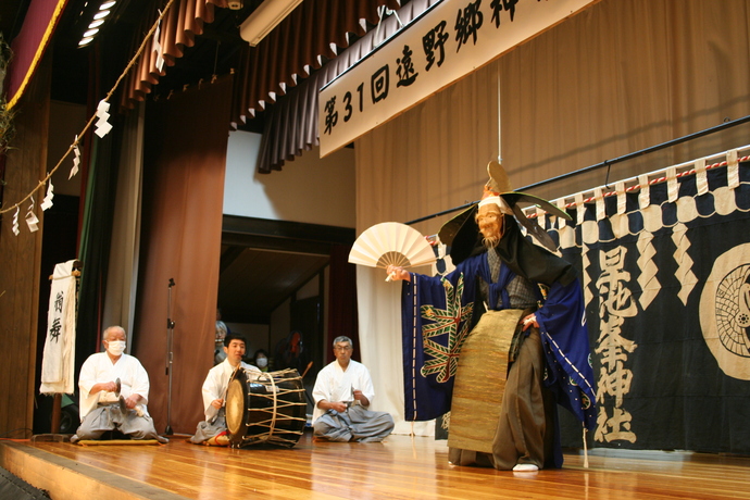 塚澤早池峰神楽「翁舞」