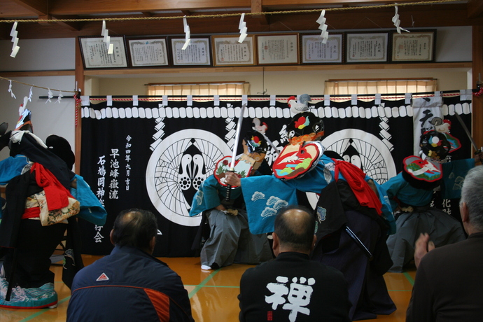 石鳩岡神楽「天照五穀舞」