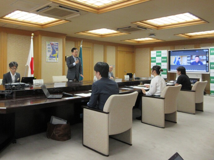 写真：懇談会の様子2
