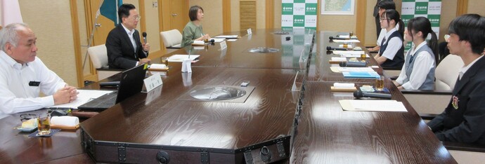 写真：懇談会の様子2