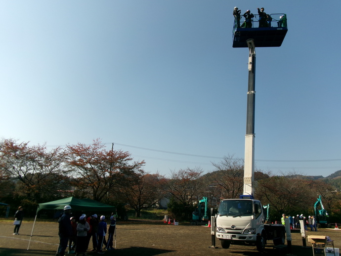 【令和7年11月7日掲載】一般社団法人岩手県建設業協会二戸支部青年部会による「建設業ふれあい事業」が開催されました！
