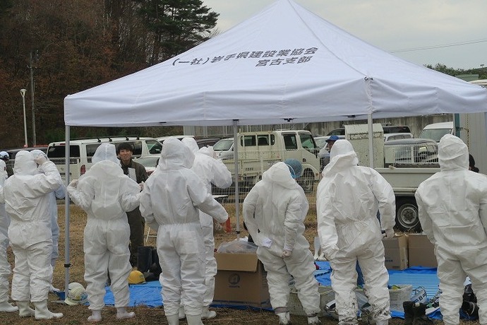 防護服の着脱(訓練)