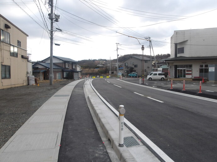 【令和7年12月25日掲載】一般県道二戸軽米線の軽米町新町付近で道路整備を進めています！