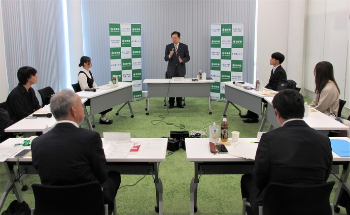 写真：懇談会の様子2